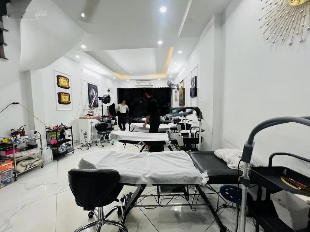 300 triệu/m2 Mặt phố Đống Đa. Vỉa hè oto tránh kinh doanh đỉnh. 88m2 mt đẹp sẵn nhà 5 tầng.