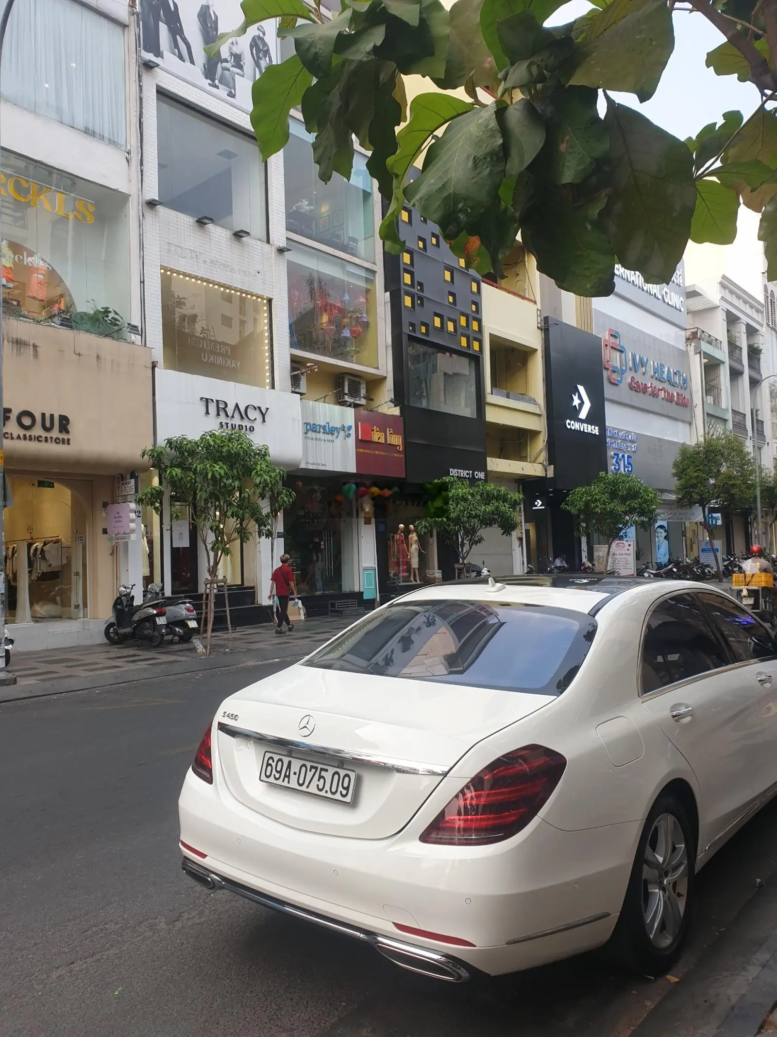 Quận 1 (bán nhà 7 tầng + thang máy, đang cho thuê 80 triệu/tháng) giá rẻ nhất khu vực, 43 tỷ