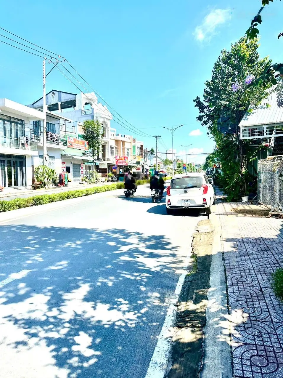 Bán nền nhà hiện có 3 căn nhà đang cho thuê 12tr/tháng