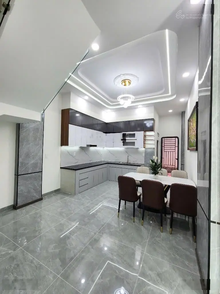 Nhà full nội thất gần trung tâm y tế Dĩ An, đường 13m thông