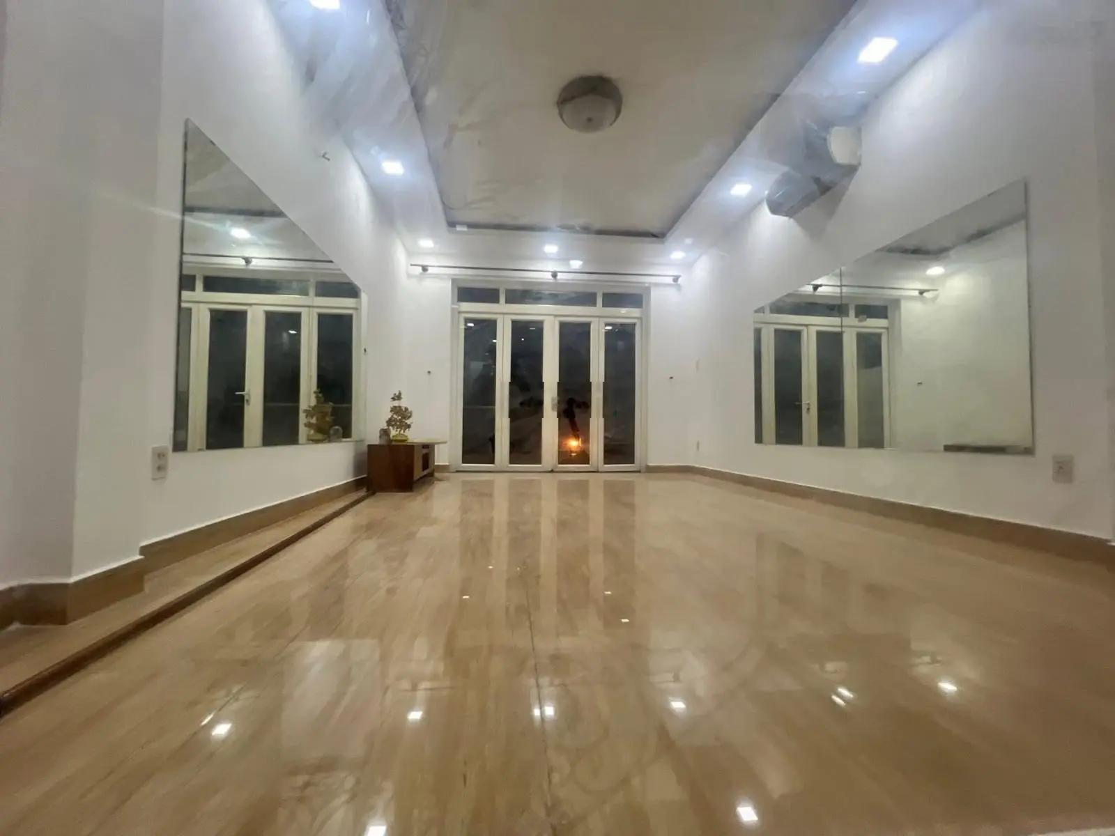 Bán nhà mặt tiền đường Kênh 19/5B chính chủ