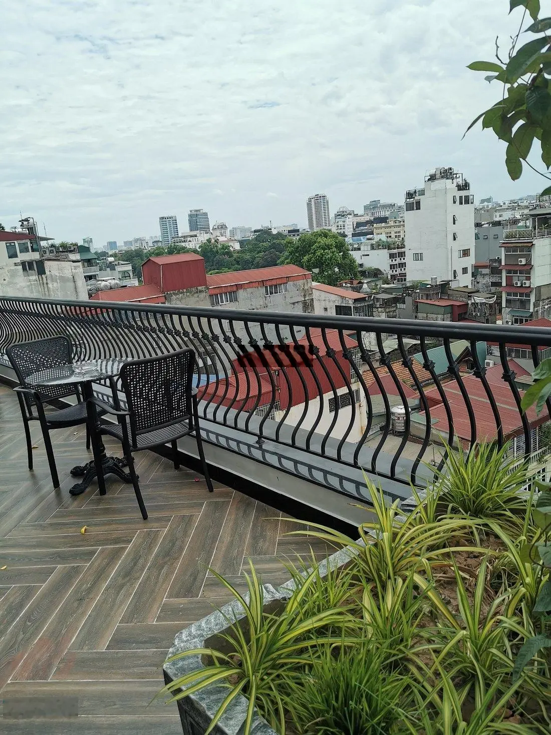 Bán khách sạn mặt phố Hàng Bè 300m2 x 12 tầng, MT 9m - 61 Phòng kinh doan - 1 hầm- có bar- bể bơi