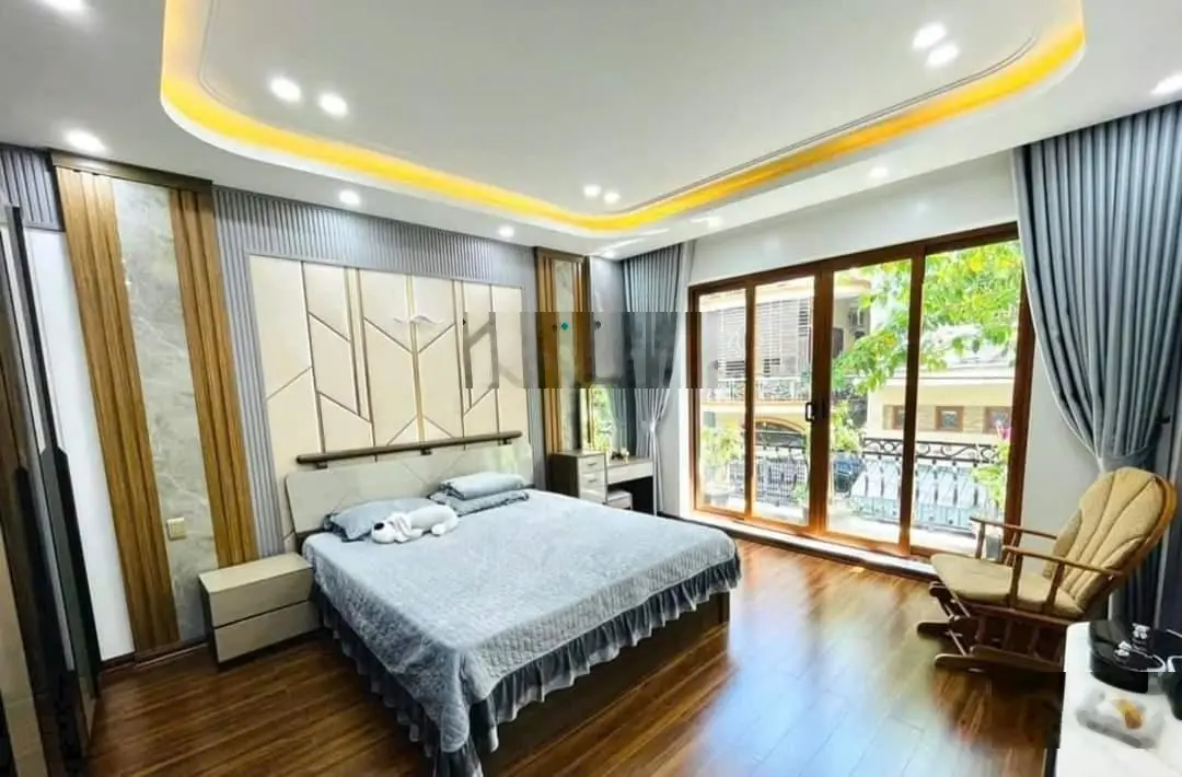 Bán nhà 4 tầng phố trung tâm Tô Hiệu, Lê Chân, 86m2, giá 6,5 tỷ, sân cổng riêng