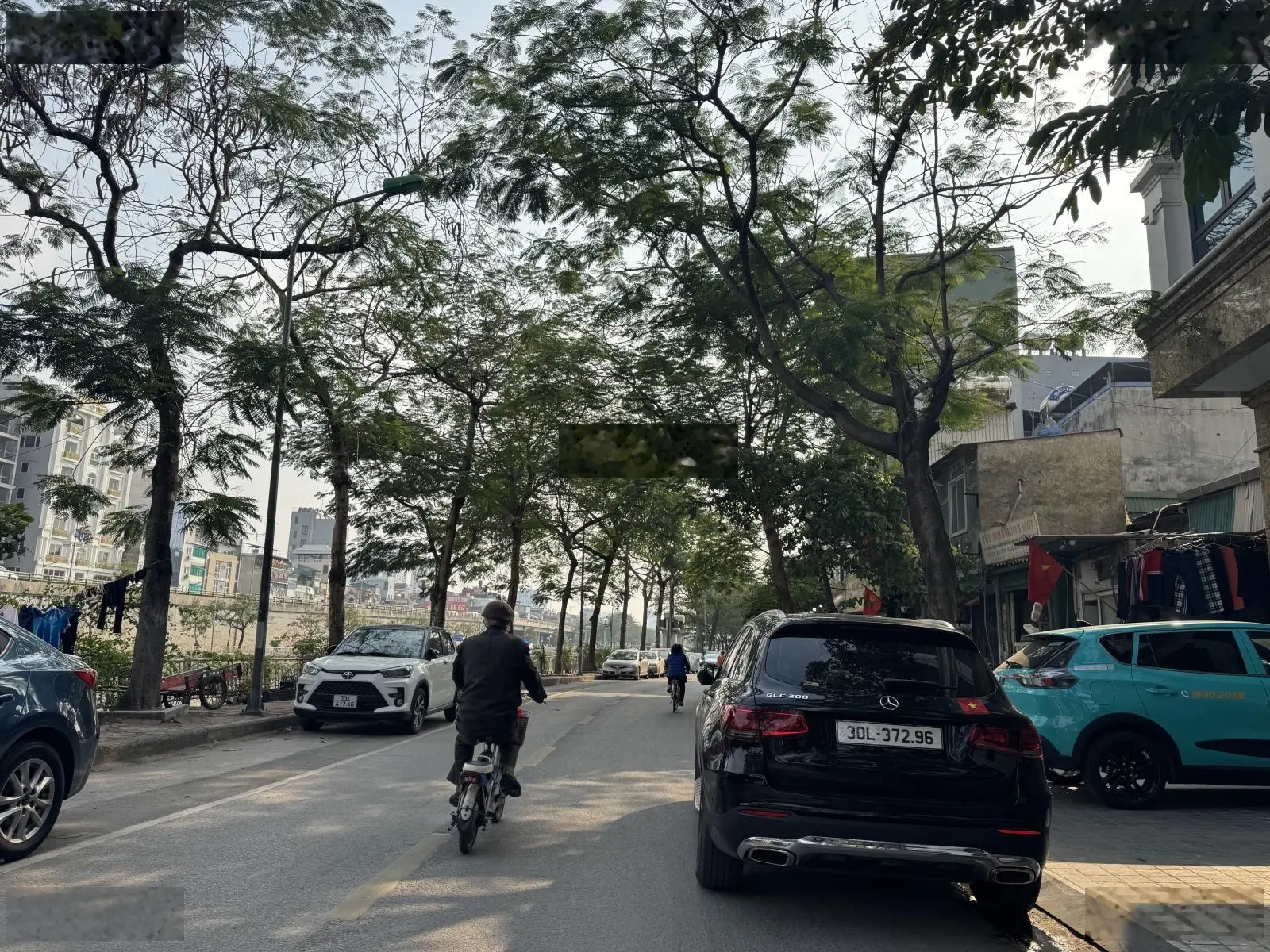 Sổ đỏ chính chủ bán tòa nhà mặt phố Quan Hoa, LH 0975862632