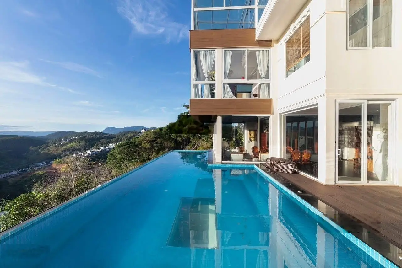 Bán VILLA hồ bơi view Rừng thông SIÊU ĐẸP nằm trên cung đường đắt giá VIP trung tâm Đà Lạt