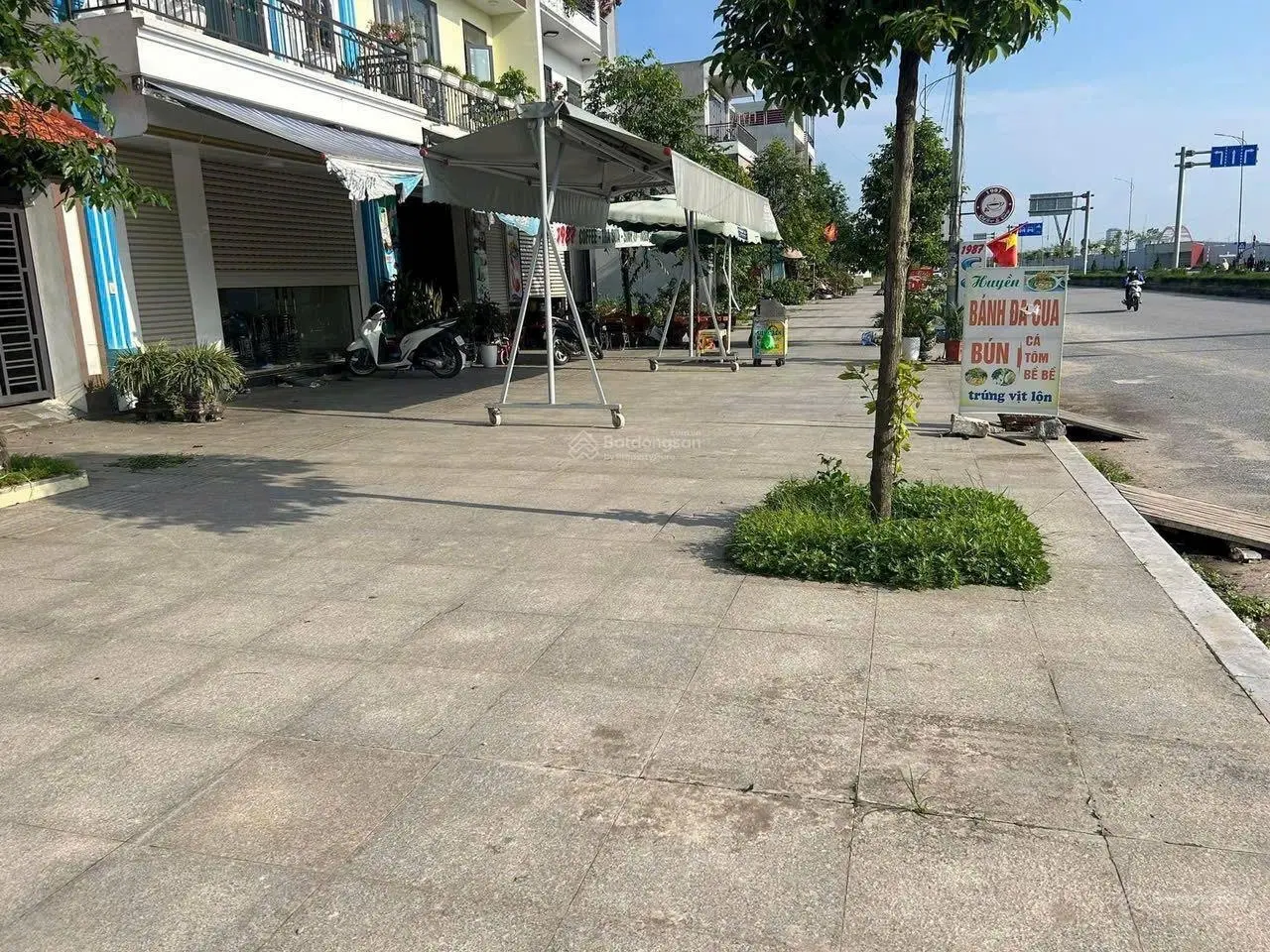 Mặt đường 45m - khu D - Bắc Sông Cấm DT : 81m2 - Ngang 6m giá 13,xx tỷ em Đức: 0383 196 ***zalo)