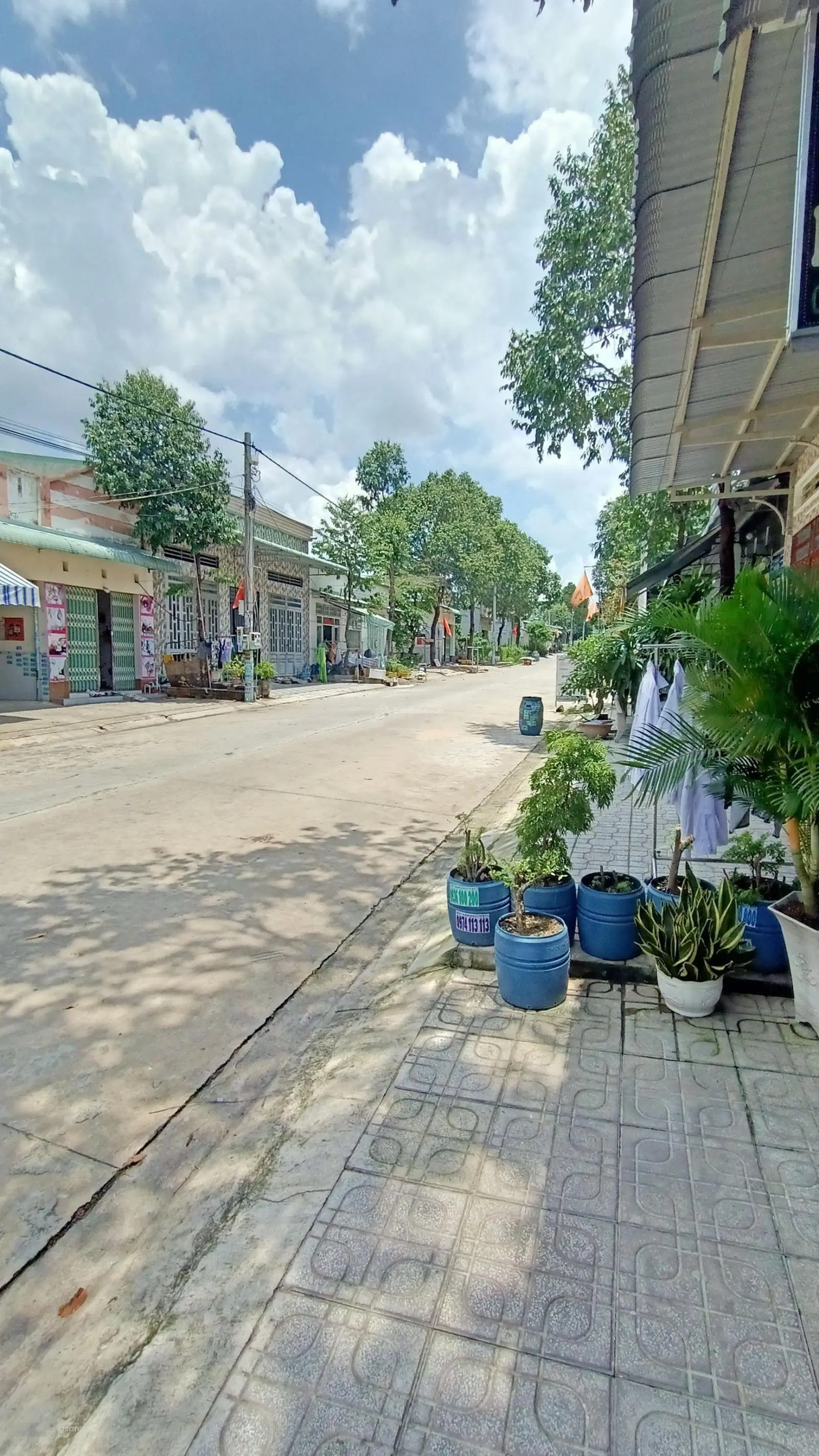 Bán nhà mới xây DT 150m2 (giá 2 tỷ 150) nhà ở và 4P trọ phía sau vừa ở và có thu nhập