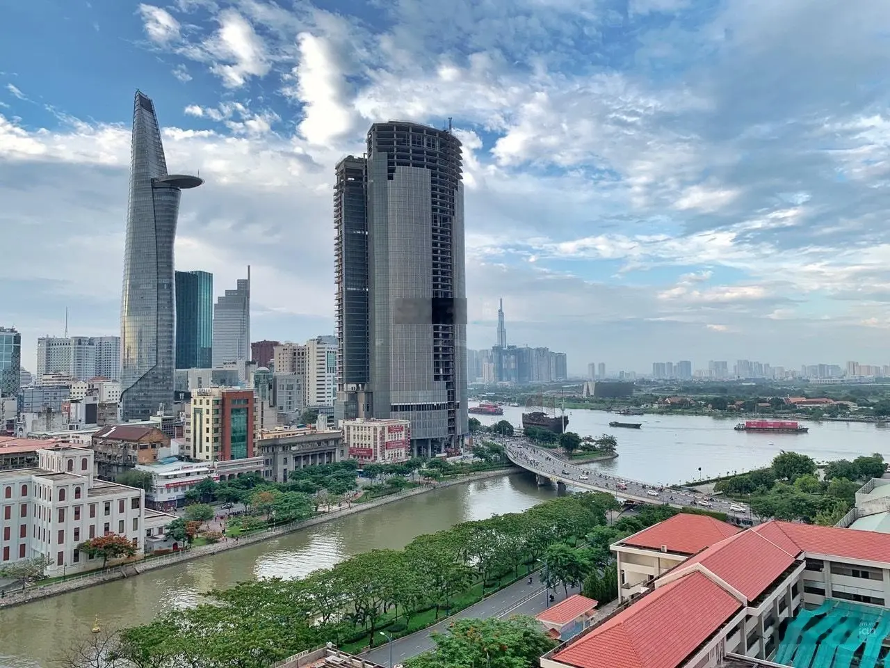 Bán căn hộ Saigon Royal 60m2 Quận 4, nội thất đẹp, giá tốt. LH: 0909 024 ***