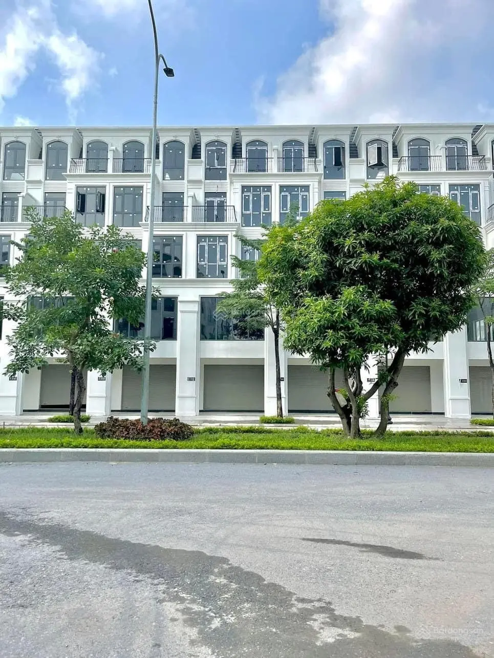 Cần bán liền kề khu Anh Quốc dự án Hinode Royal Park. Diện tích 95m2 giá 21,5 tỷ. LH: 0966761190