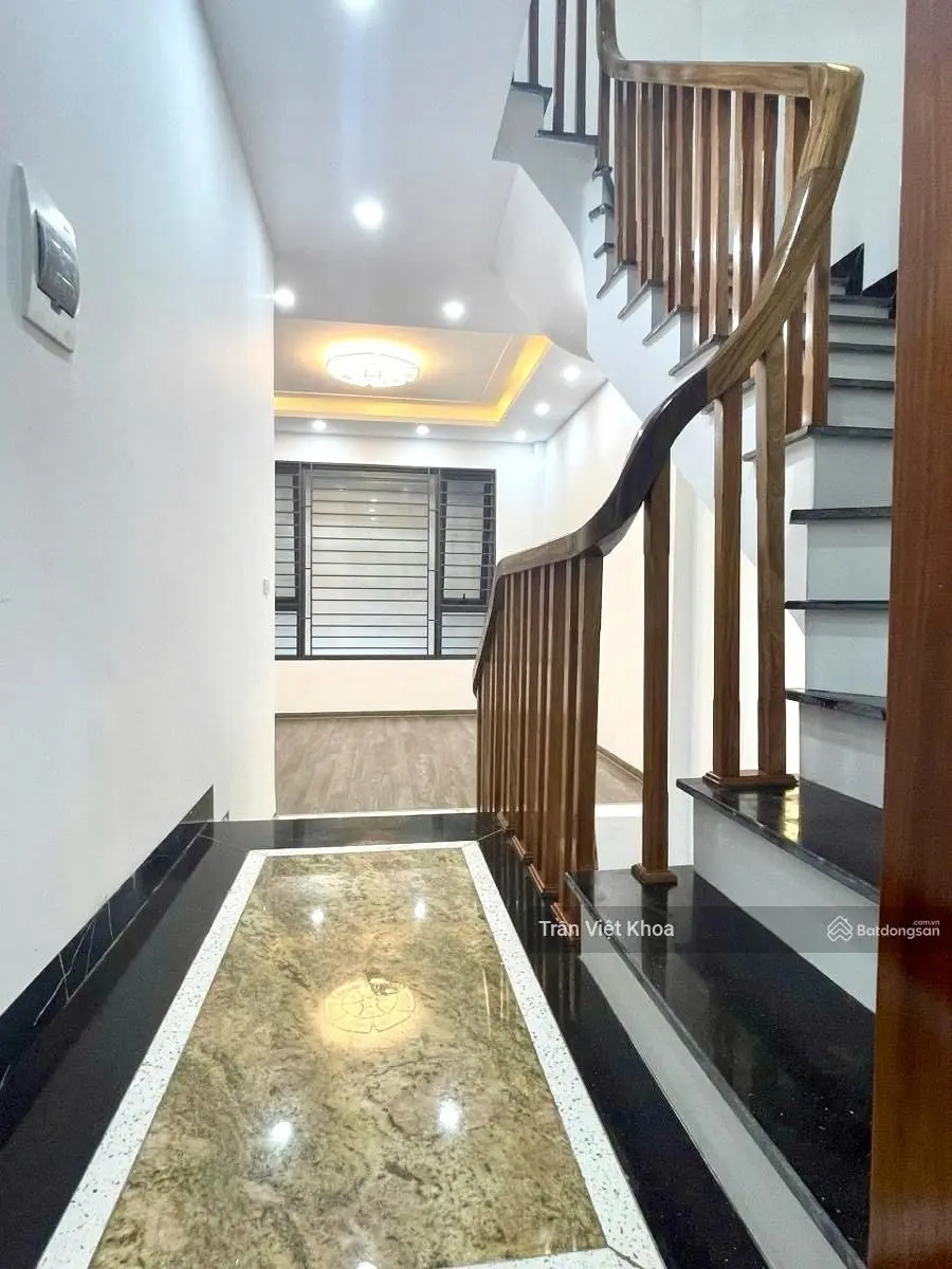 Nhà mới đẹp 5 tầng 42m2 - Ngô Quyền, Hà Đông - ô tô đỗ cổng - 8.35 tỷ