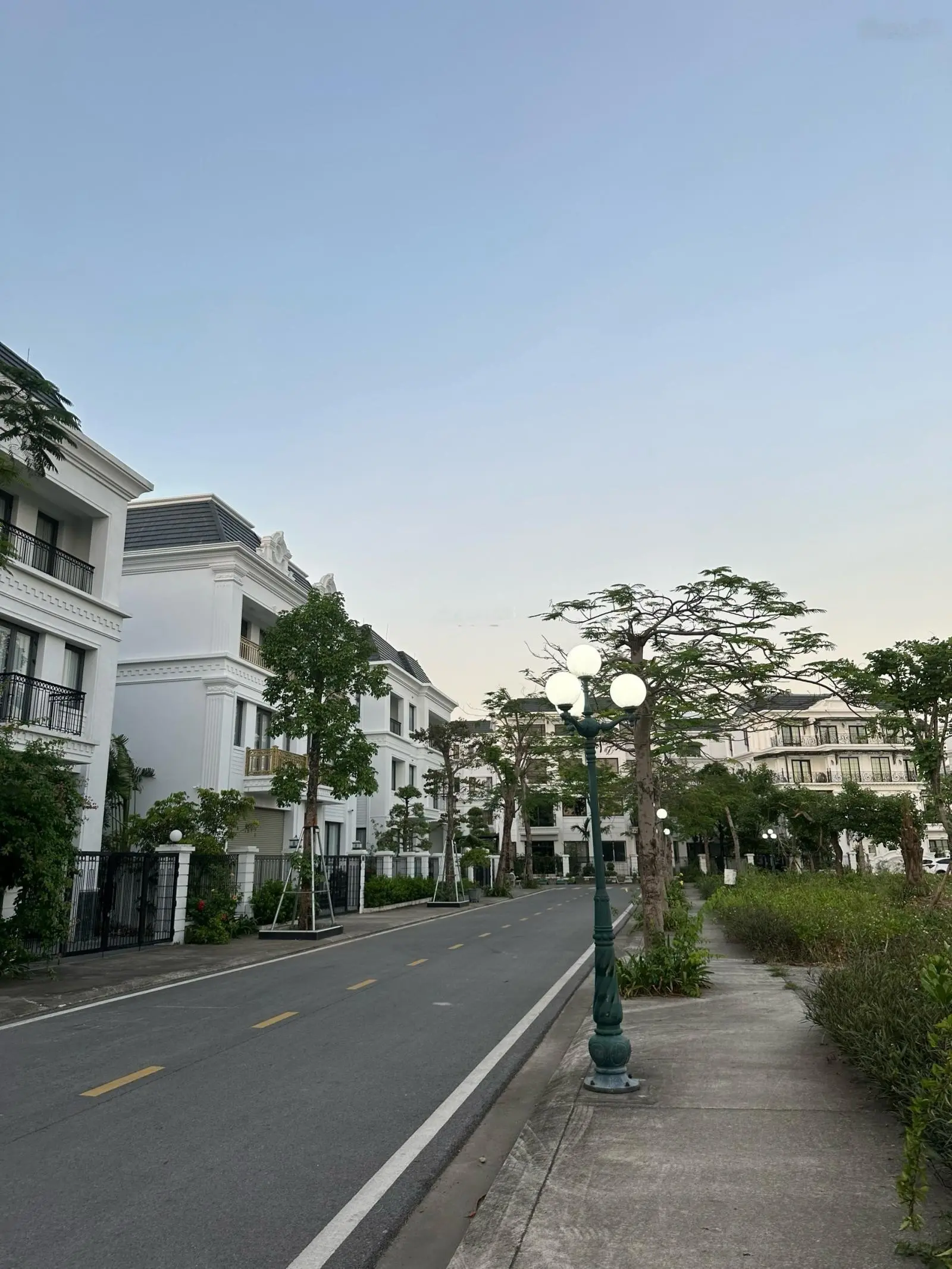 Bán biệt thự đơn lập View hồ 100% tại Bãi Cháy Hạ Long