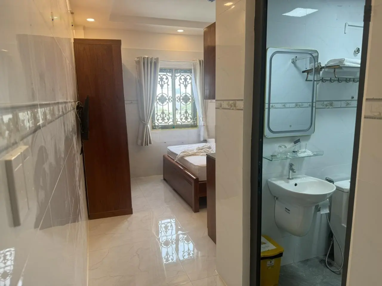 Tòa CHDV 10 tầng + penthouse có hồ bơi.. Giá 100tỷ