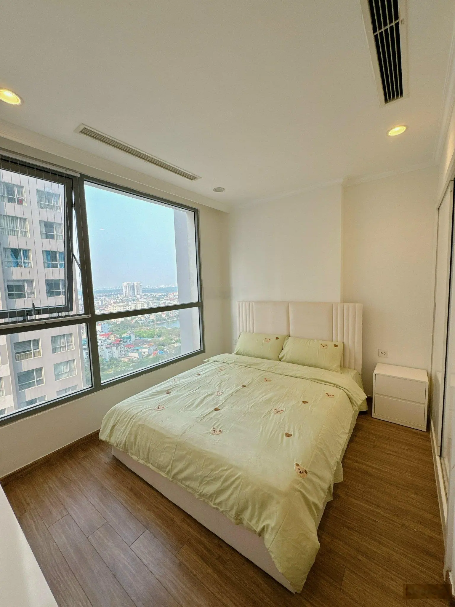 NHÀ ĐẸP NHƯ HÌNH 100%! Căn hộ 2 ngủ 73m2 FULL ĐỒ ĐẸP-SẴN SỔ tầng trung giá 6.7 tỷ tại Times City