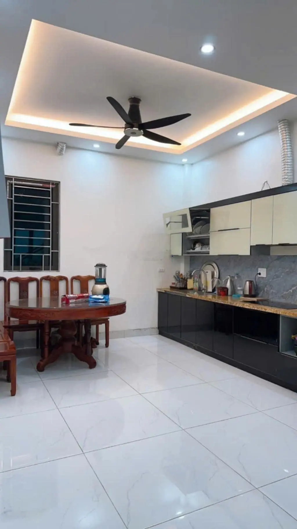 Ngọc Thuỵ lô góc 4 mặt thoáng, 60m2 4 tầng dân xay, oto vào nhà, đường 4m