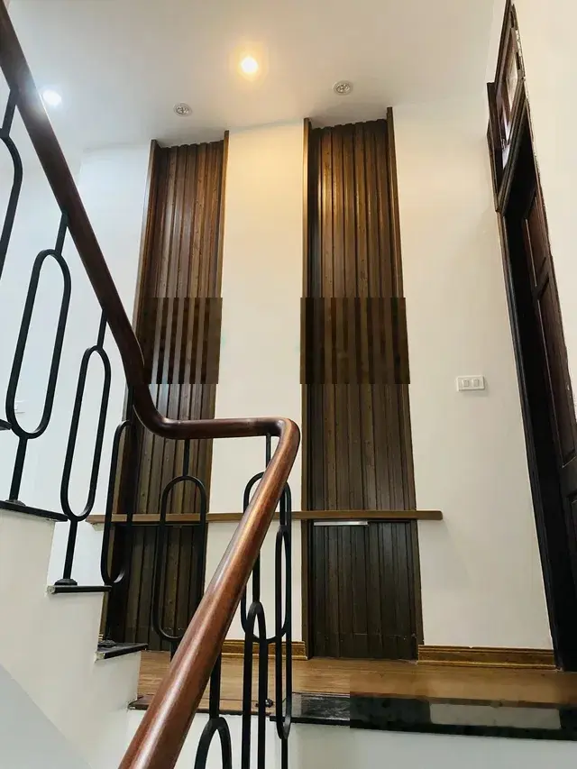 Nhà đẹp Pháo Đài Láng - DT 48m2 - 5tầng - MT 4m - 10,5 tỷ
