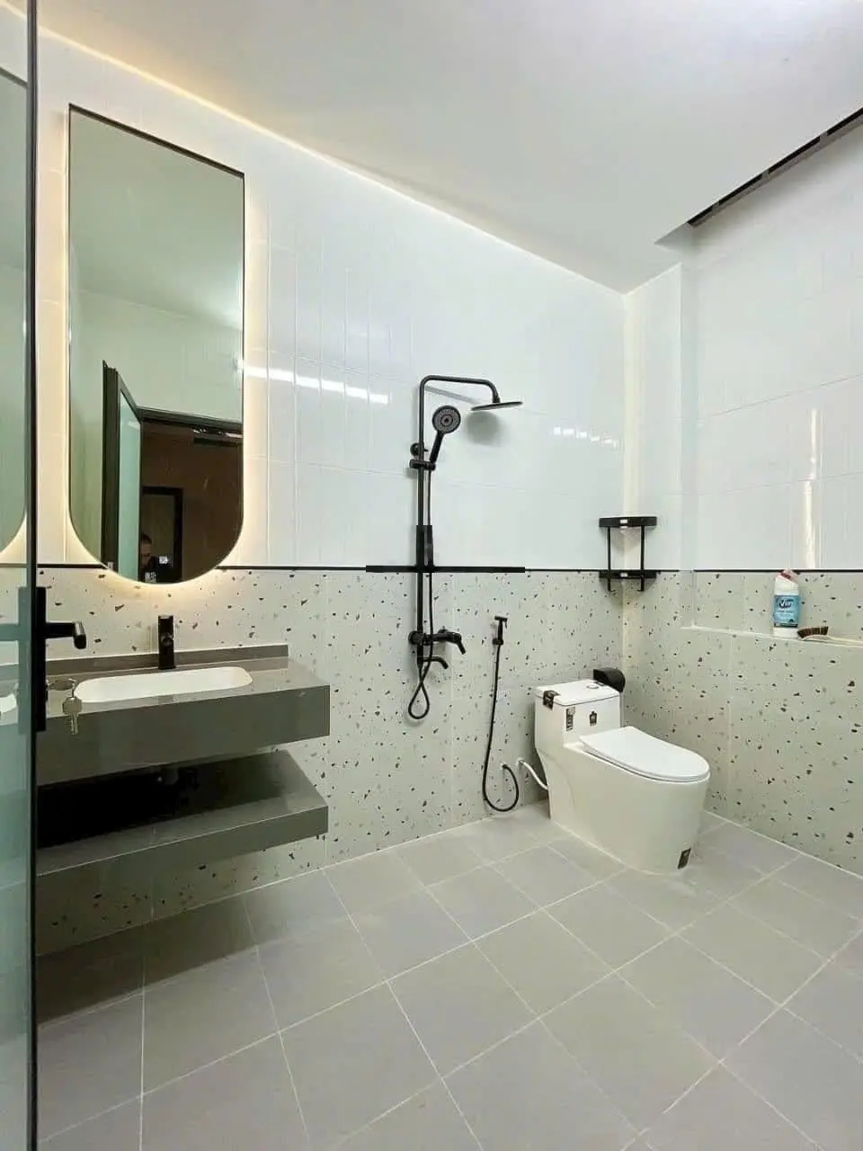 Bán nhà đẹp giá rẻ bình chánh 1 trệt 1 lầu 3 pn 3 wc giấy tờ sổ sách hợp lý đang cho thuê 7tr/tháng