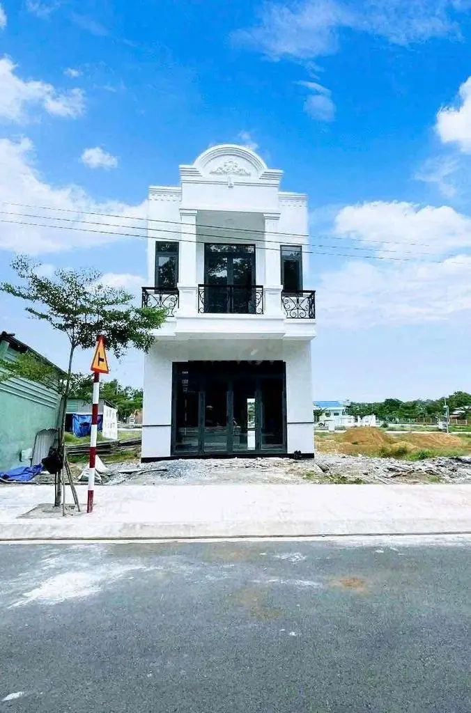 Anh Vũ kẹt tiền cần bán gấp căn nhà mặt tiền