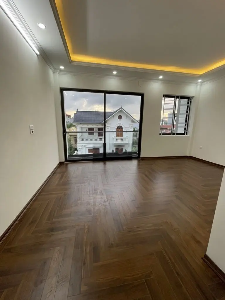 Bán nhà Thạch Bàn 46m2 x 6 tầng,thang máy x 5,3m,ngõ ô tô tránh nhau