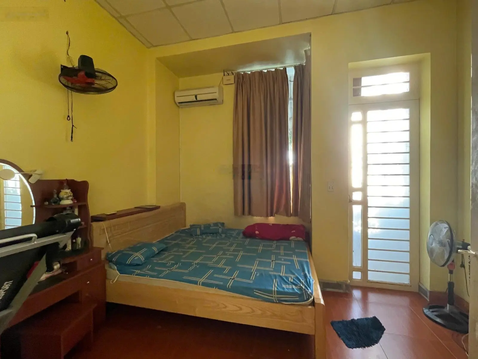 Bán nhà chính chủ gần Vincom 550, sát Chợ Xóm Nghèo Vị trí đẹp, giá tốt