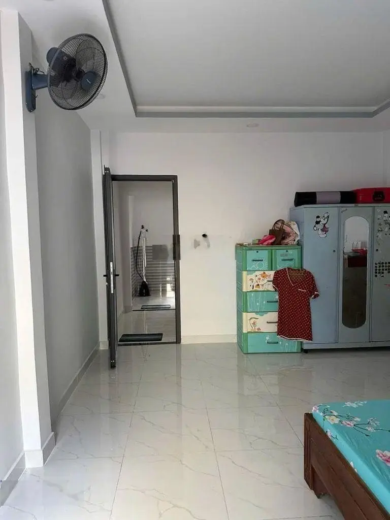 Tây thạnh - 4m x 11m - đường 4m - gần mặt tiền - 3 tầng bê tông mới - chỉ 5.x tỷ