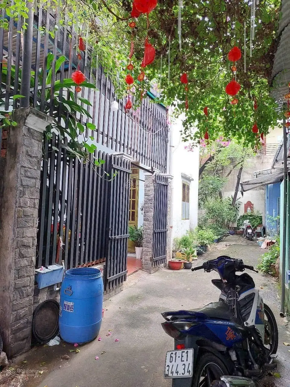 Nhà lầu gần chợ dĩ an 1 giá 2 tỷ 800 tl