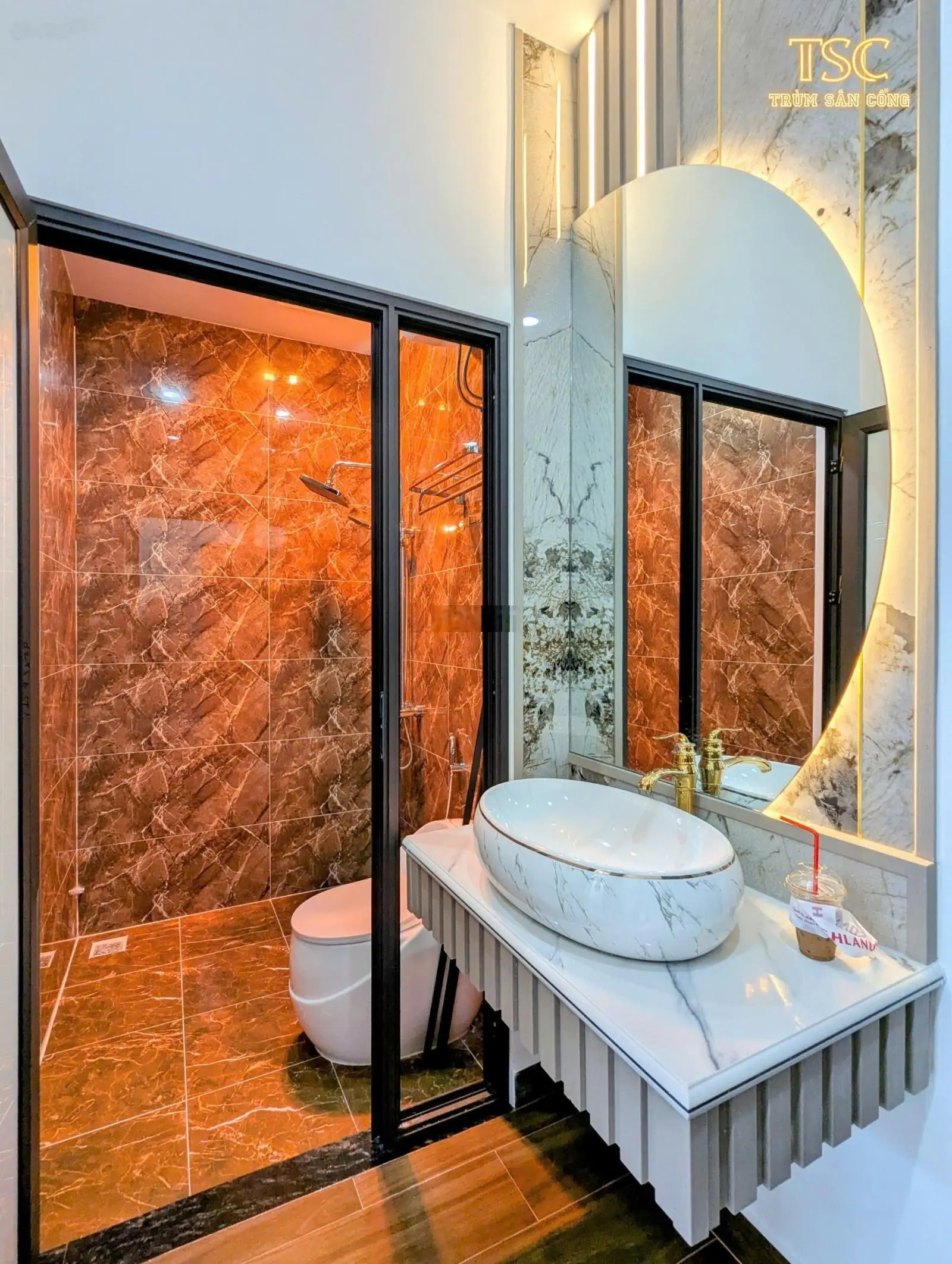 Bán nhà 5 tầng phố 193 Văn Cao. Diện tích: 80m2 x 5 tầng có thang máy, vị trí đẹp