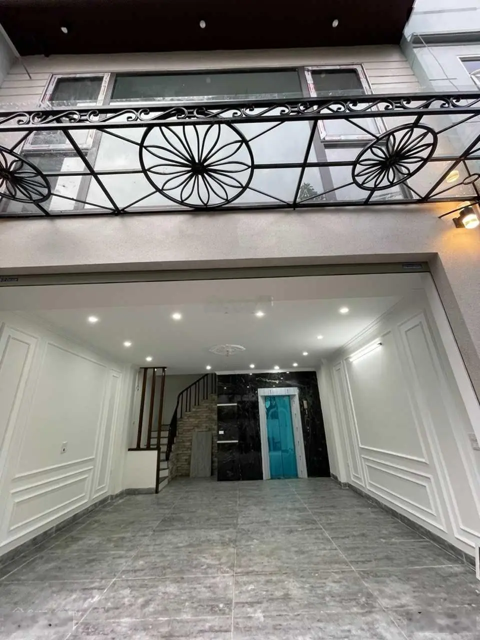 Bán nhà Thạch Bàn 46m2 x 6 tầng, thang máy x 5,3m mặt tiền, ngõ ô tô tránh nhau