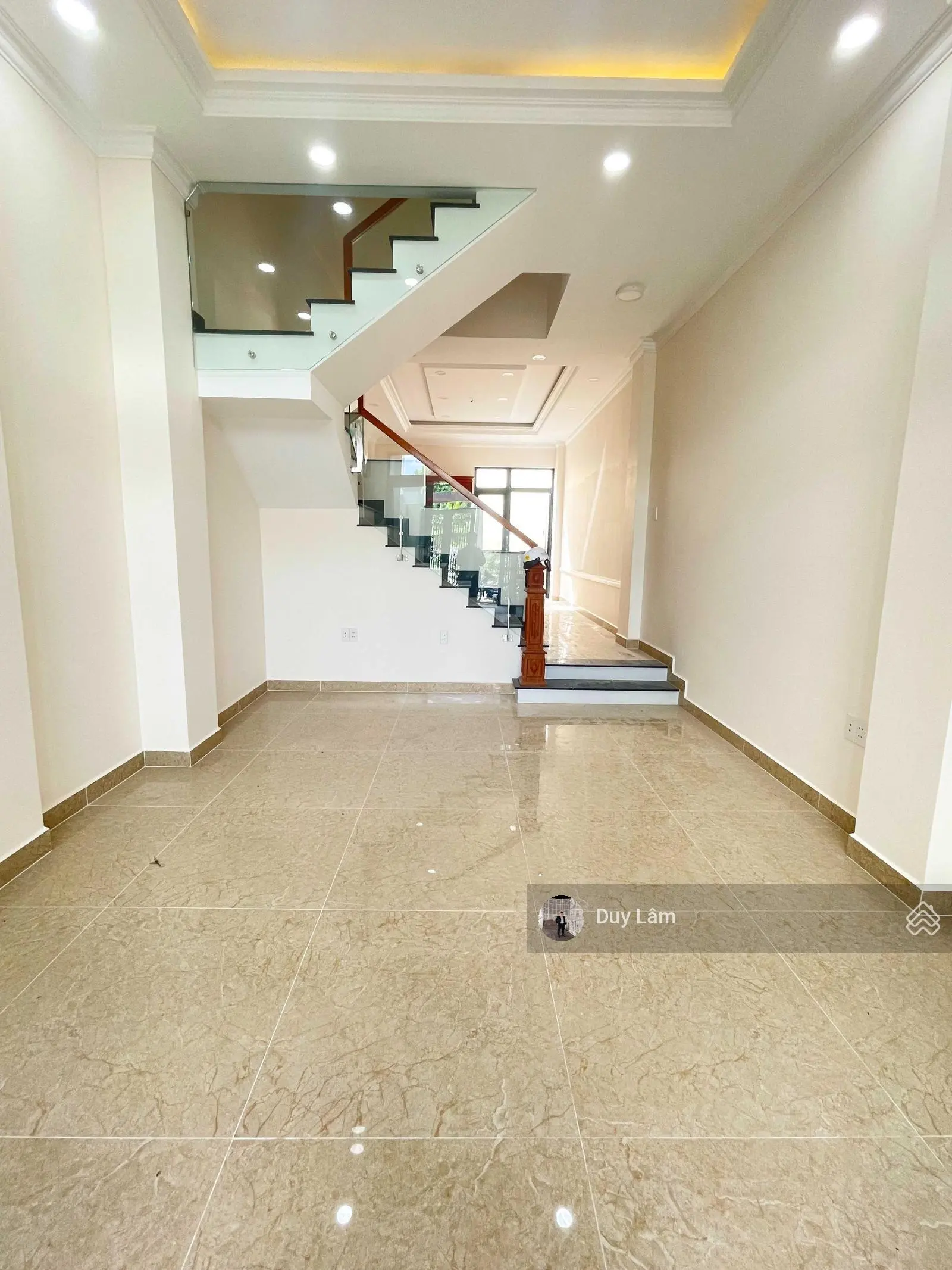 Nhà mới 4 tầng có sân ô tô rộng (4x21m) ngay chợ Đầu Mối, BV Quốc Tế - giá 6.1 tỷ 0901 469 ***