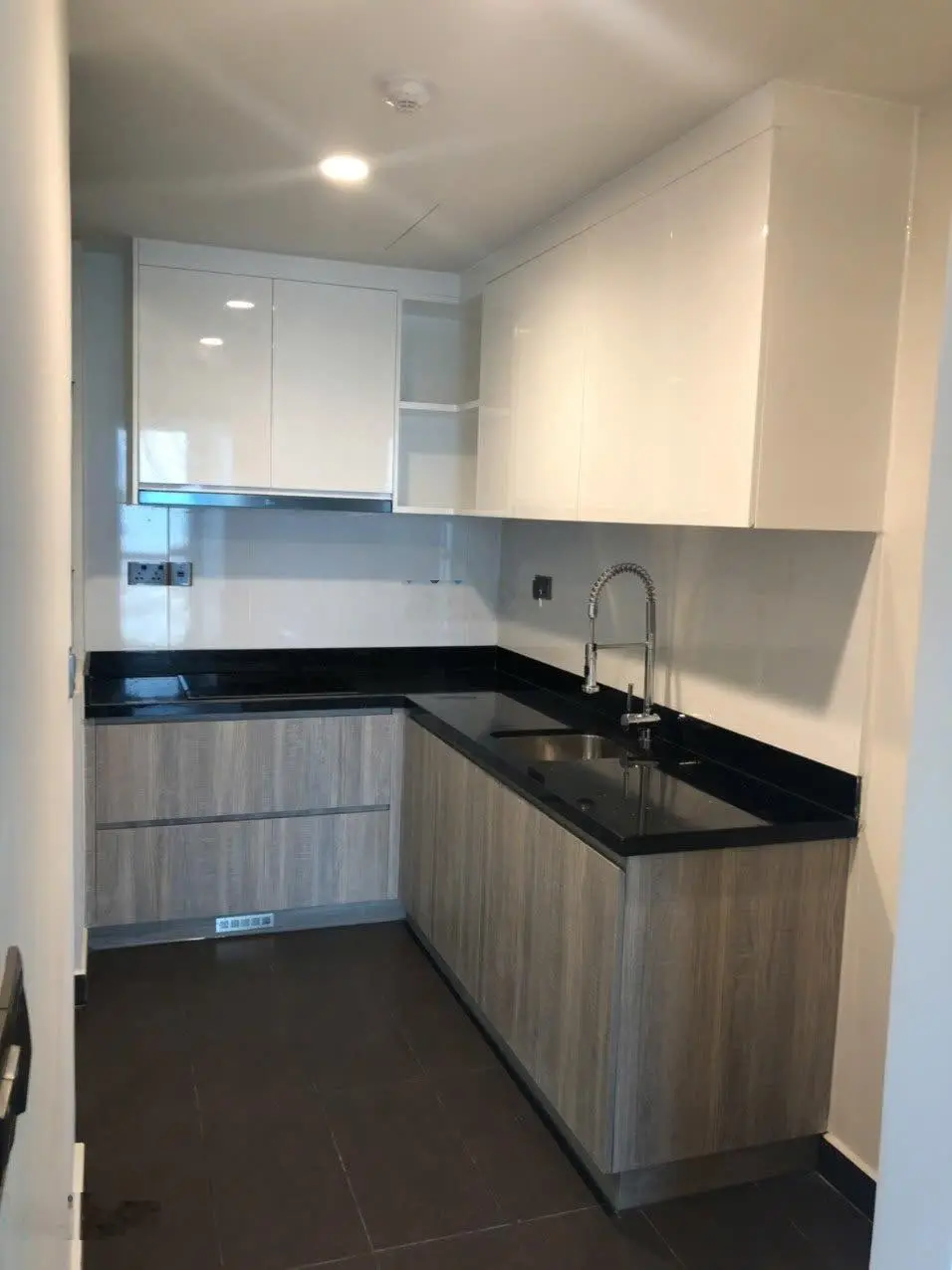 Bán gấp căn 1PN Feliz En Vista nội thất cơ bản view city ban công đông bắc giá 4,580 tỷ all in