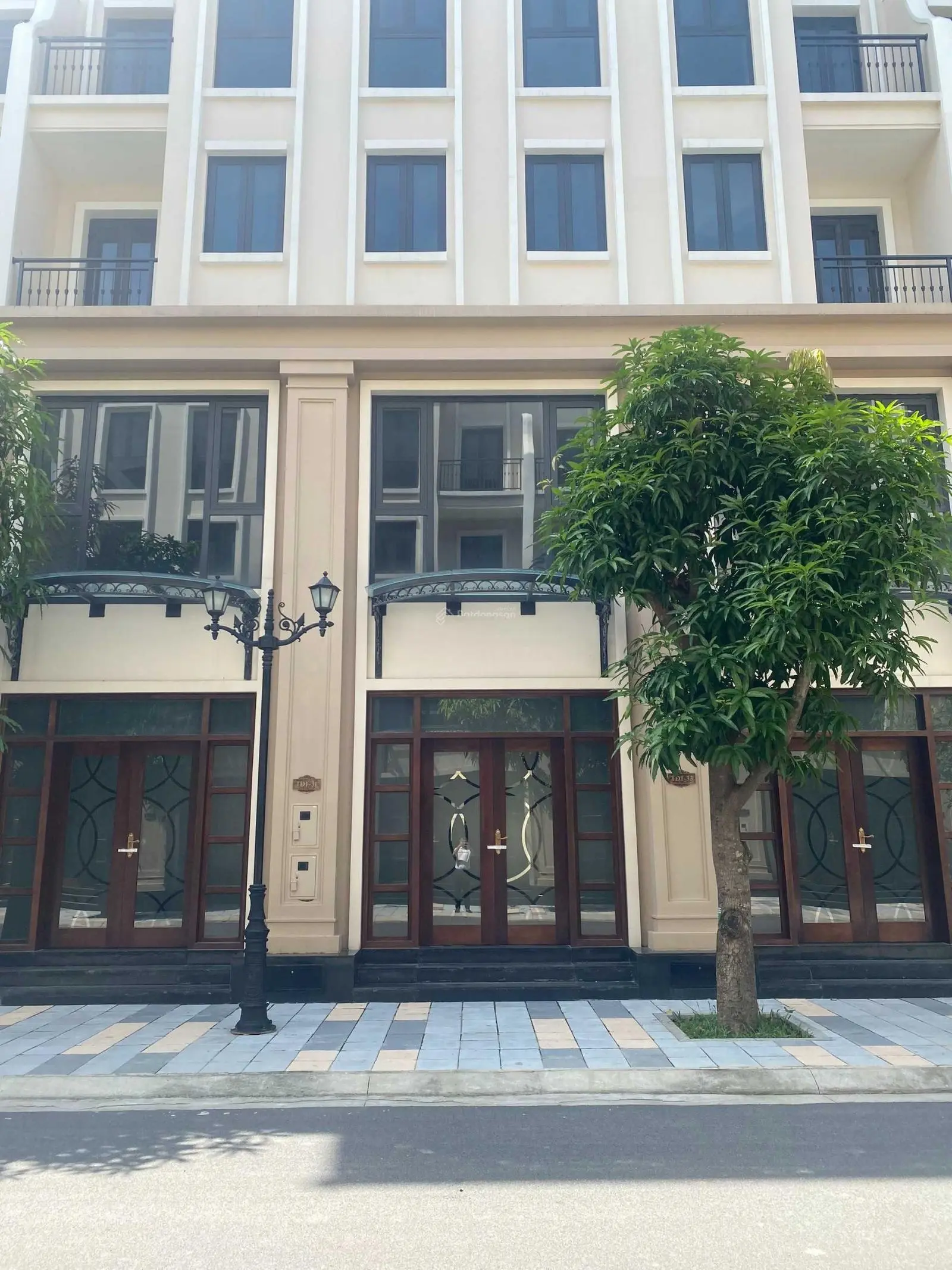 Bán liền kề 60m Thời Đại 5, Vinhome Ocean Park 3 The Crown - Giá 8,2 tỷ, hướng Đông Nam