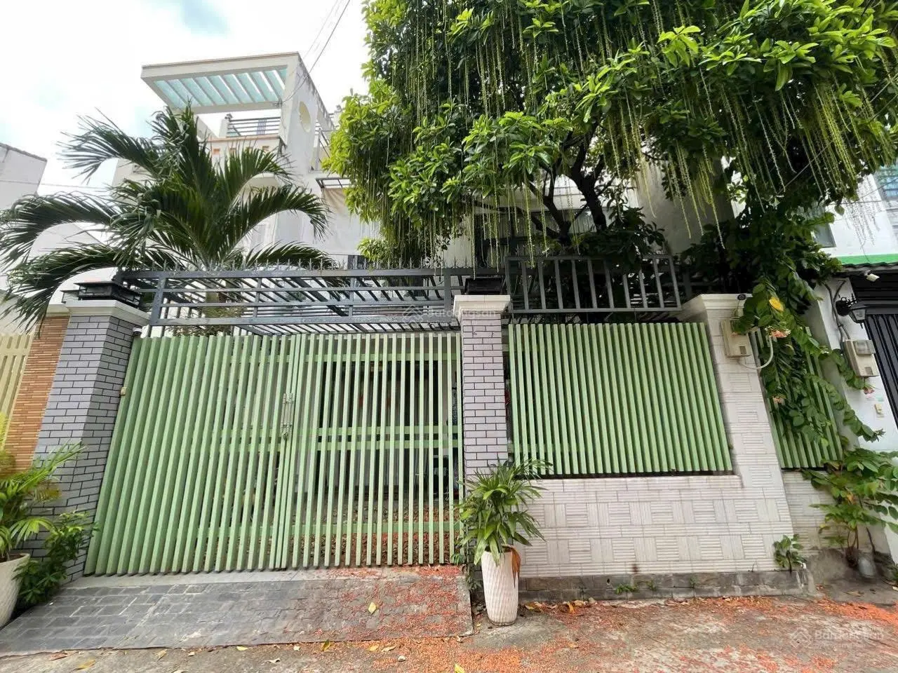 Bán gấp nhà 8x18m, 3tầng giá 15.5tỷ HXH cách MT Nguyễn Thị Thập 30mét P. Tân Phú, Quận 7