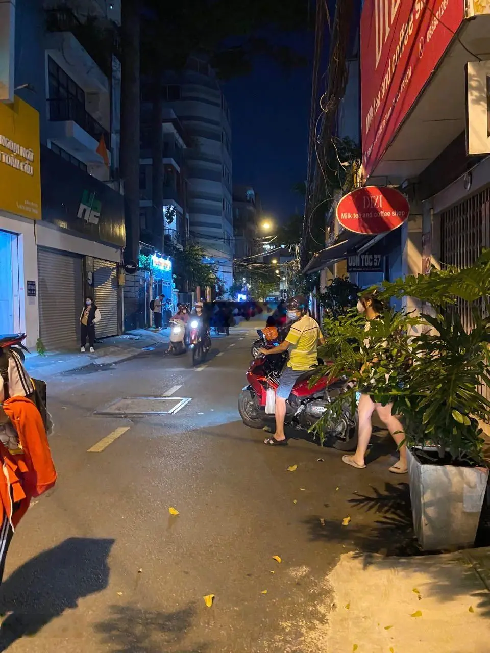 (7 x 10m) 5 tầng - 2 mặt tiền Cư Xá Đô Thành