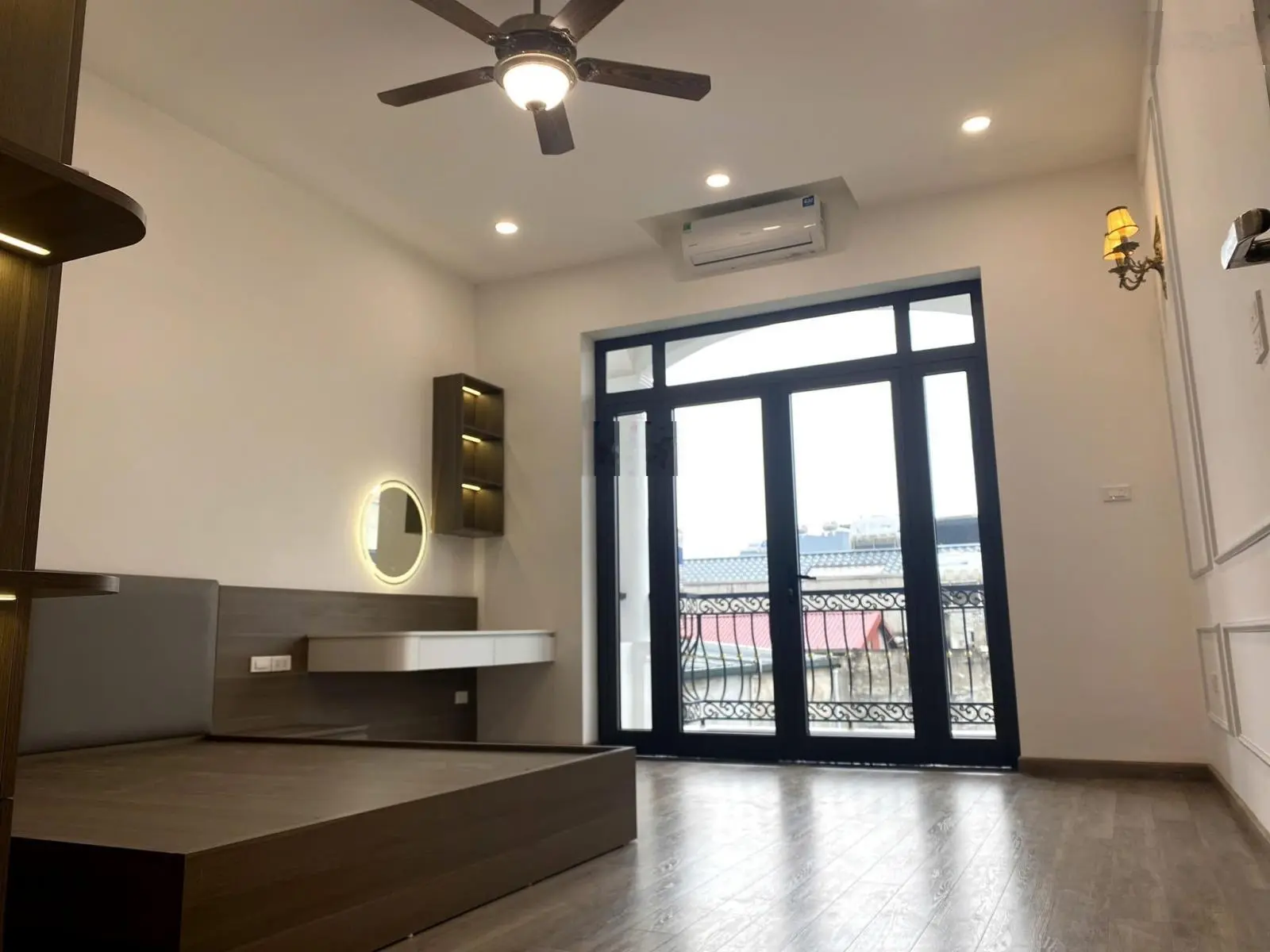 6B - Bán NR 4PN, 3WC, 40m2, giá siêu hời tại Nguyễn Chí Thanh, Đống Đa, Hà Nội