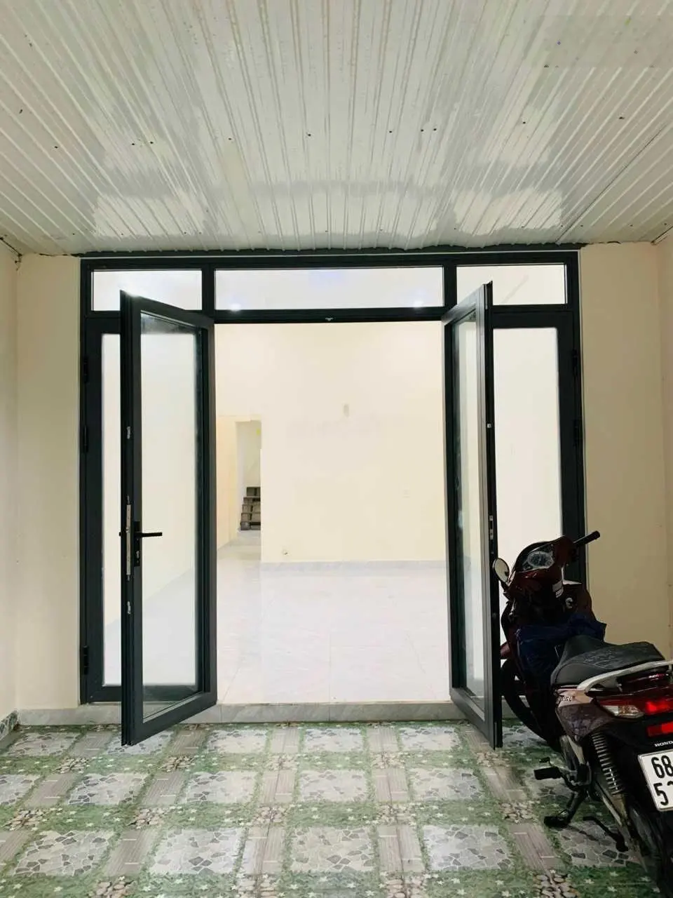 Ngộp - Nhà gần XLHN - DT: 80m2 giá 3,3 tỷ bán nhanh