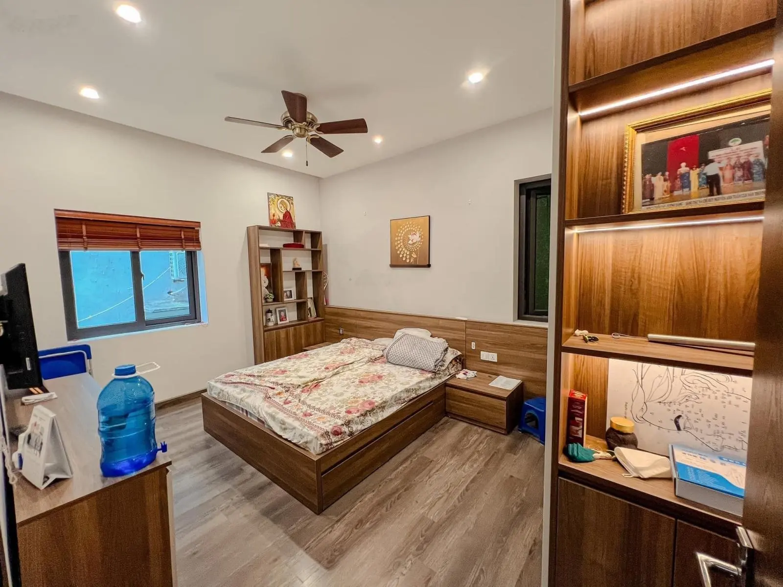 Nhanh! Phân lô Trần Quốc Hoàn, gara, ô tô tránh, ở sướng, cho thuê hái ra tiền, 55m2*MT 5.5m