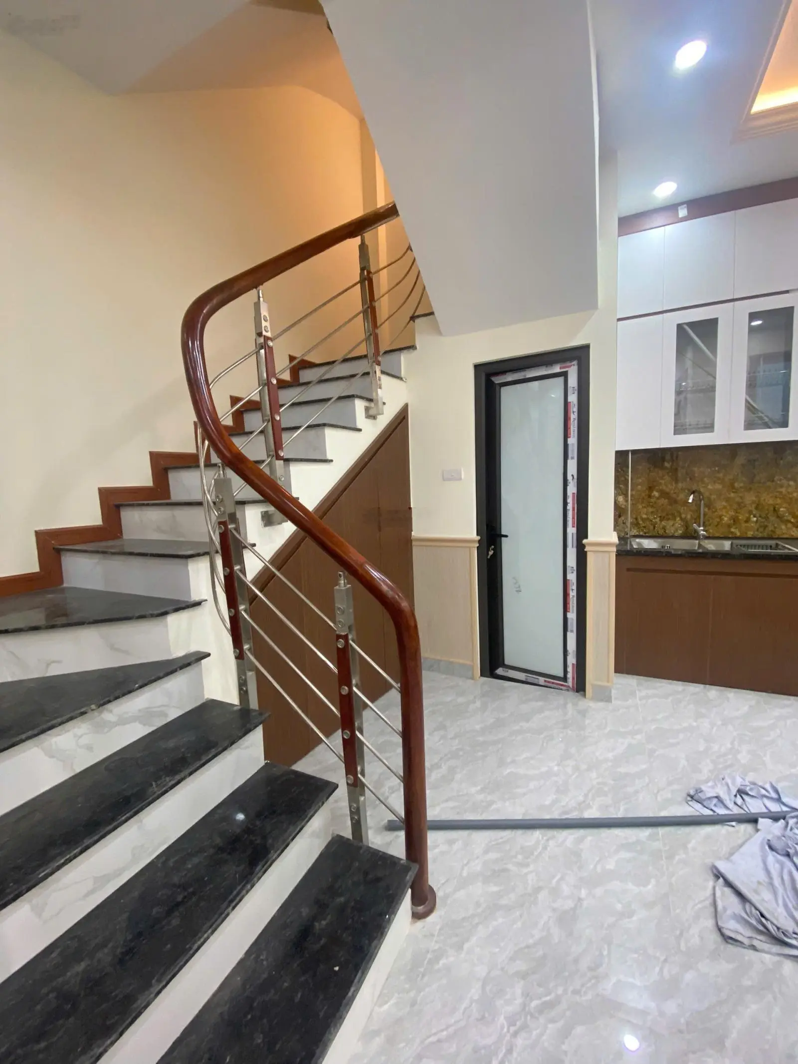 Bán gấp siêu phẩm 3 thoáng, kinh doanh và ở sướng, Tây Mỗ, Nam Từ Liêm, 45m2, 5 tầng giá hơn 6 tỷ