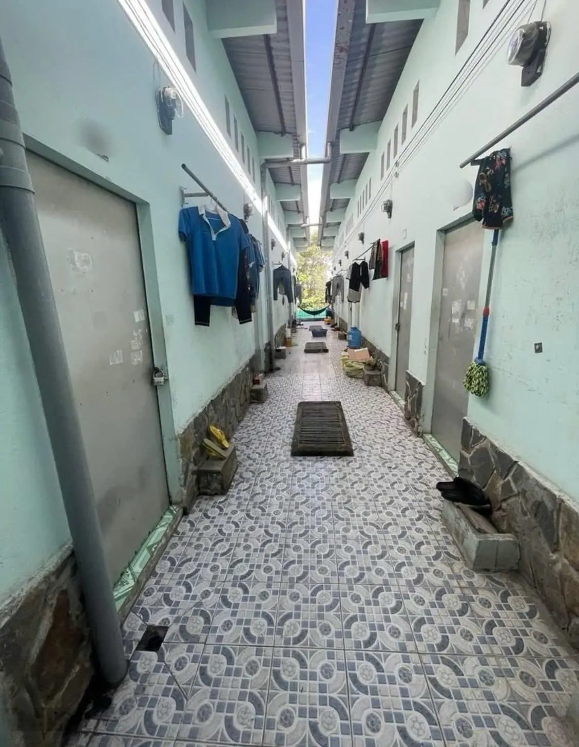 Chủ cần ra gấp dãy trọ ngay phố bà Triệu, 300m2, gần bệnh viện Đa khoa Hoocmon, sổ hồng riêng.