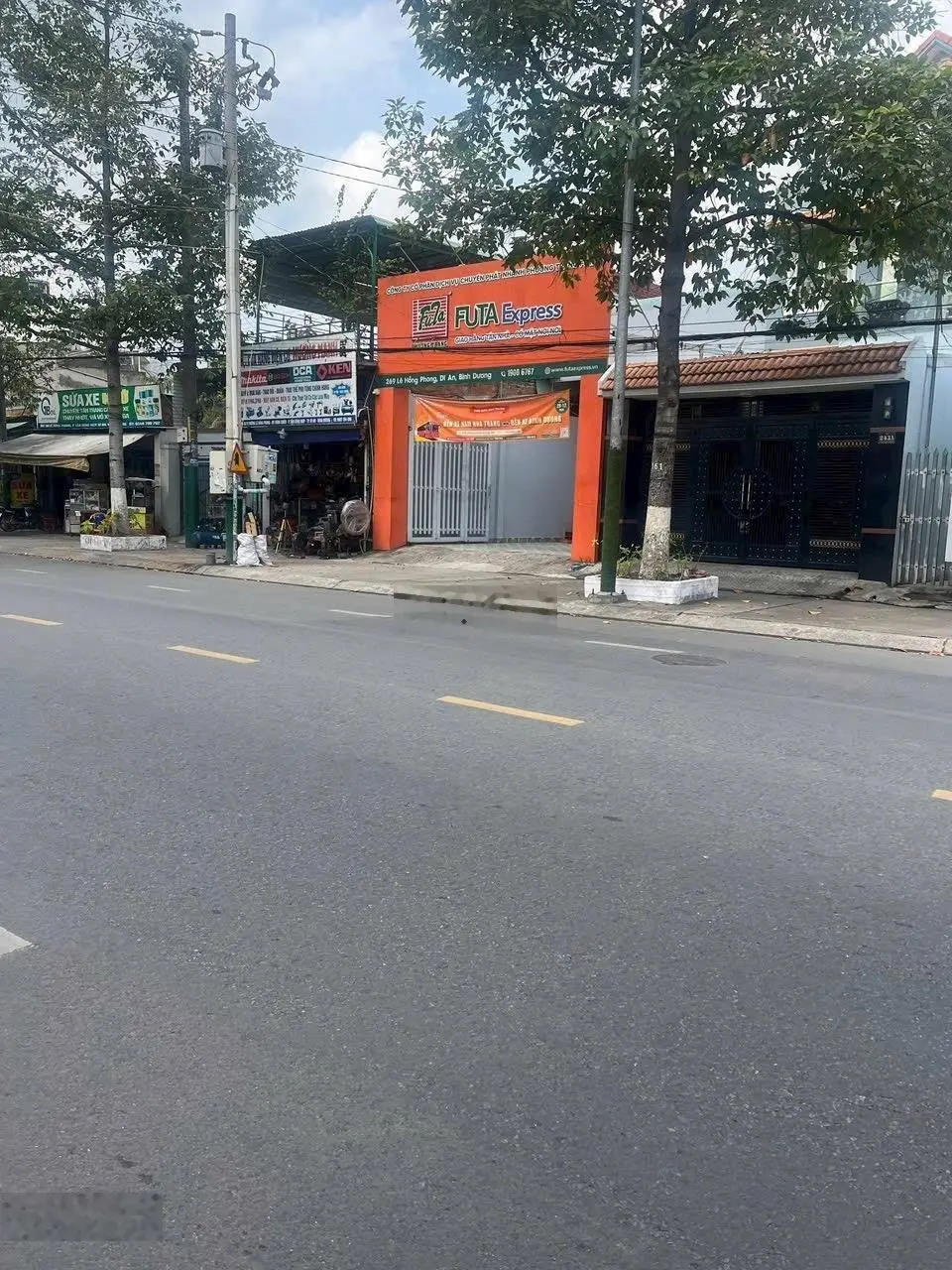 Hiện nay tôi chính chủ cần bán gấp mặt tiền Lê Hồng Phong hiện đang cho thuê tháng 23 triệu