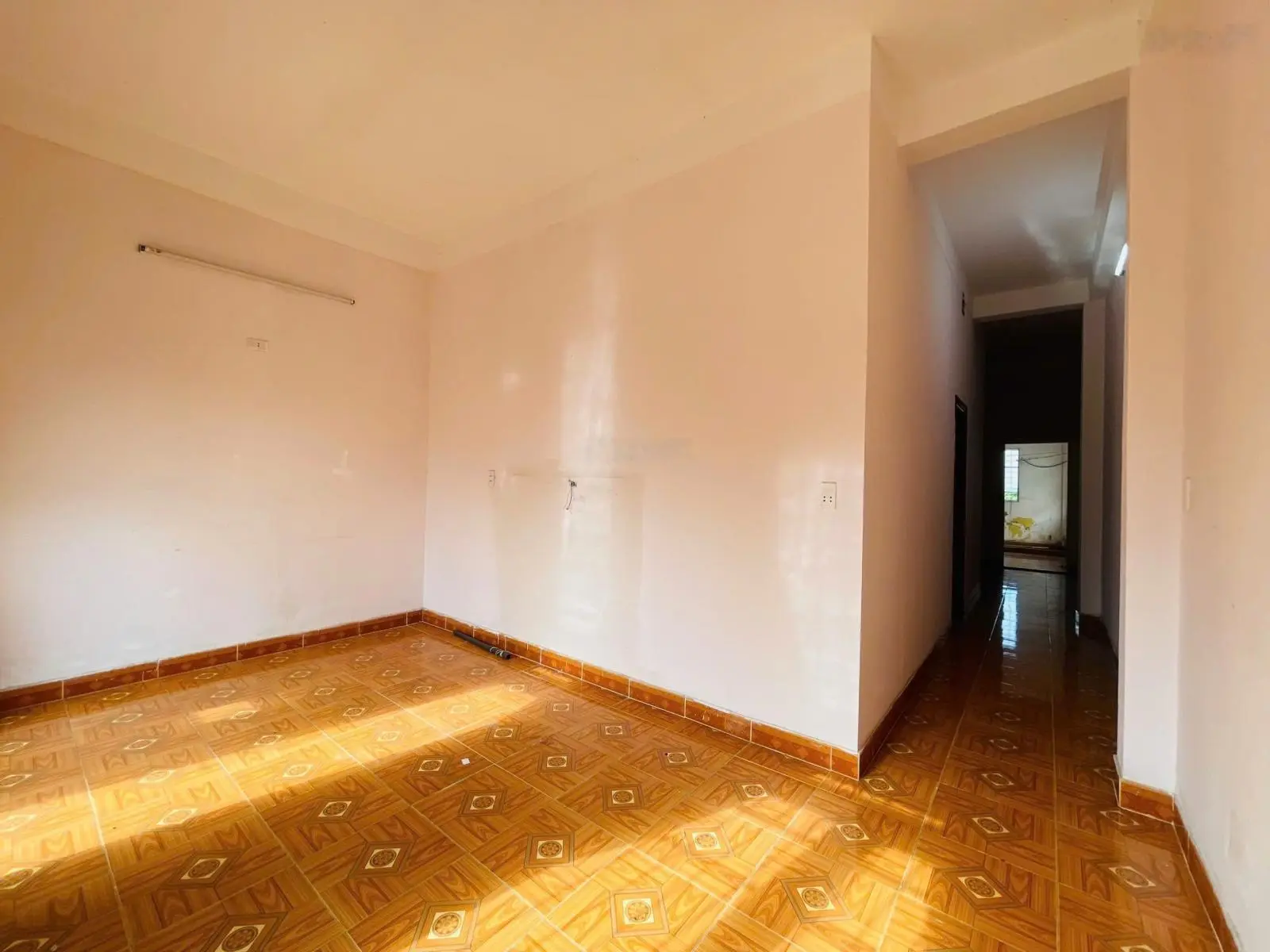 Bán nhà 3 tầng 3 mê đúc, view kênh mặt tiền Chúc Động, Hoà Minh, giá chỉ 4,45 tỷ thương lượng