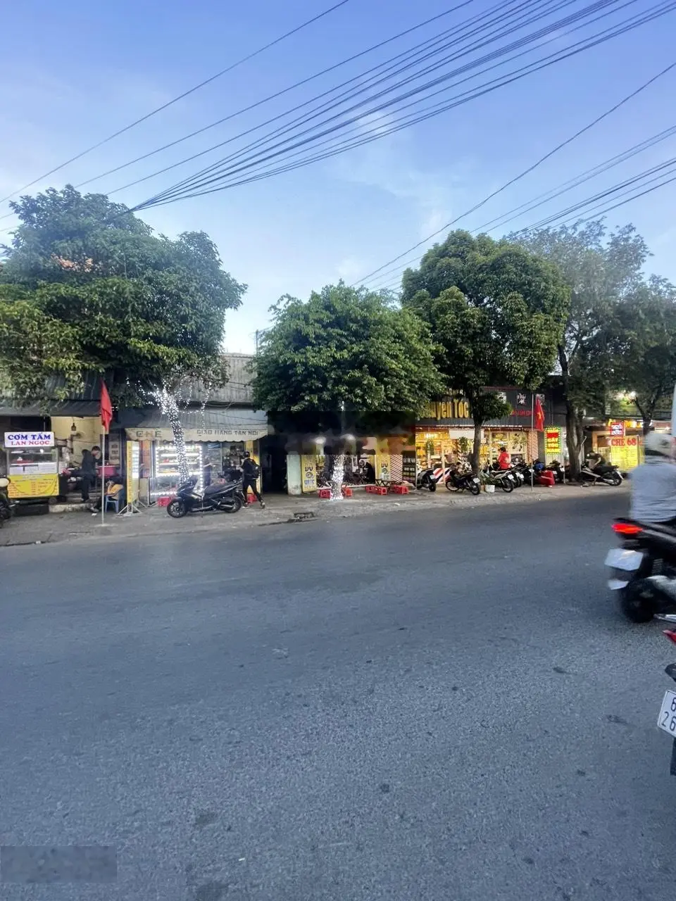 Mặt tiền kinh doanh Lê Trọng Tấn đối diện khu công nghiệp Bình Đường