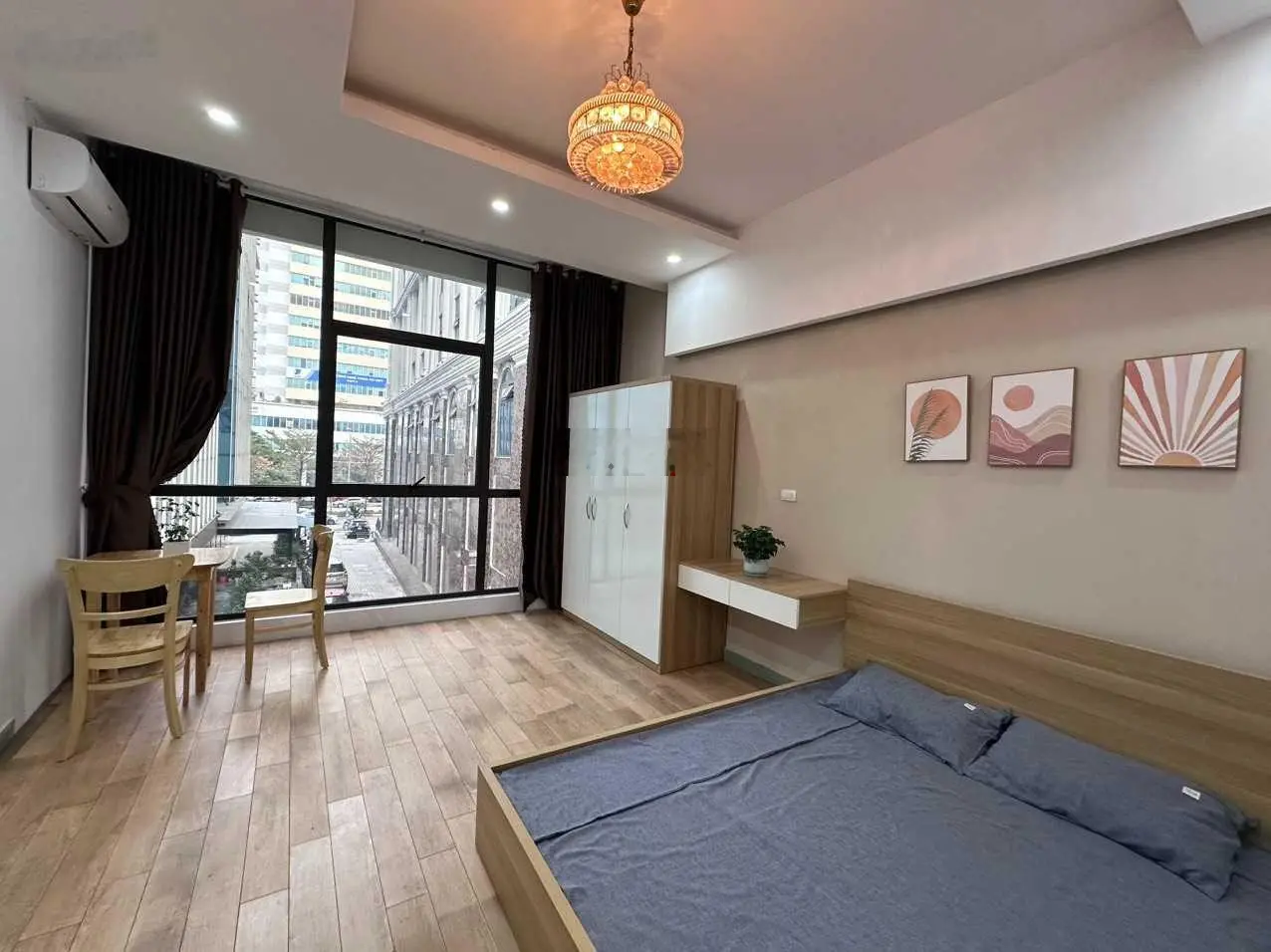 Cần bán nhà phân lô phố Trần Quốc Hoàn 54m2, 4T, ô tô