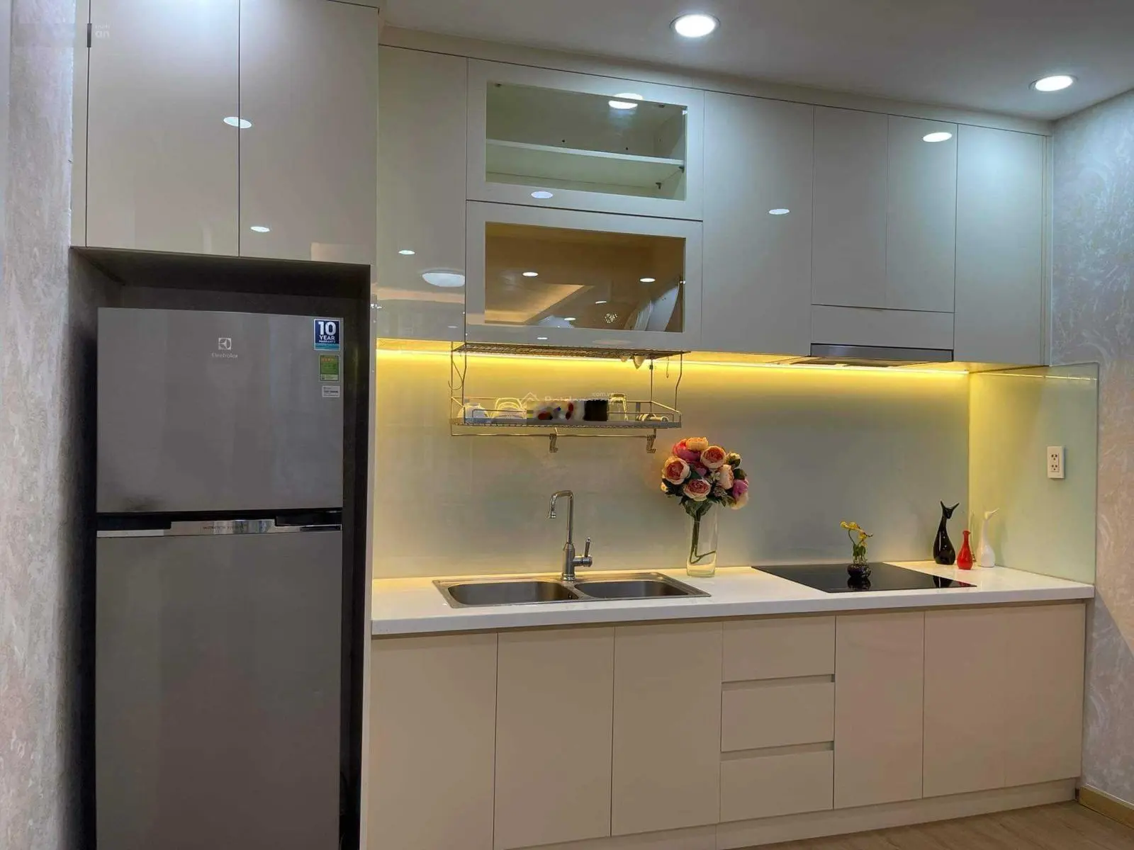 Bán căn hộ Garden Gate, 2PN, 2WC, 74m2, full nội thất, giá: 5 tỷ (bao sổ), liên hệ: 0908 435 ***