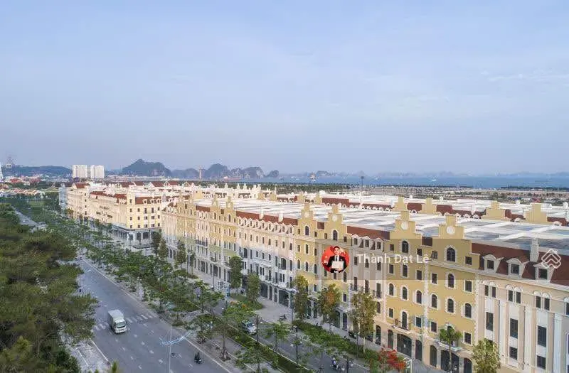 Chính chủ ở xa, cần bán khách sạn 120m2 16 Phòng ở trung tâm bãi cháy thành phố ha Long quảng ninh
