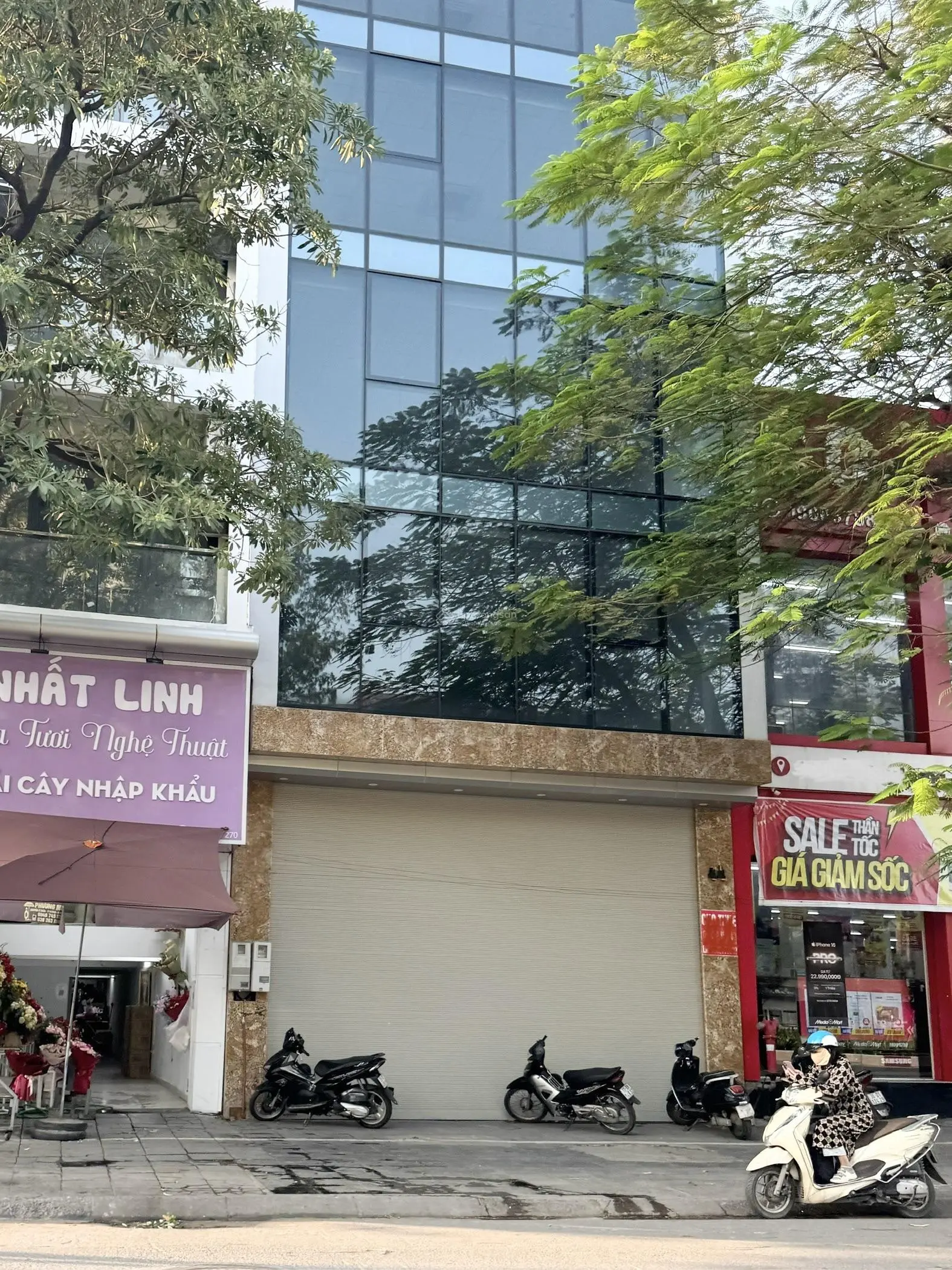 Bán nhà mặt phố 2 thoáng ngã tư Nguyễn Xiển - Nguyễn Trãi - 65m2 - 36,9 tỷ - Kinh doanh sầm uất