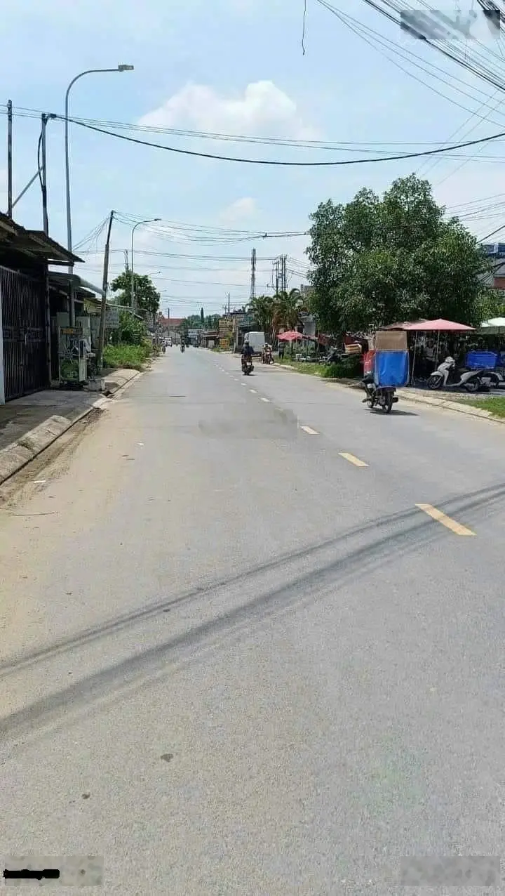 Bán lô đất 6x22m ngay siêu thị Điện máy xanh TT thị trấn Đức Hòa, đã có sổ hồng, MT 12m