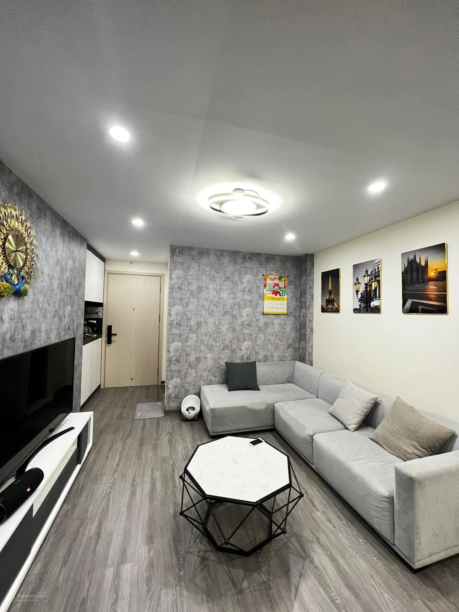 Bán căn 60m2 tầng đẹp, 2PN 2VS tòa xpHomes Star full nội thất giá 2. X tỷ
