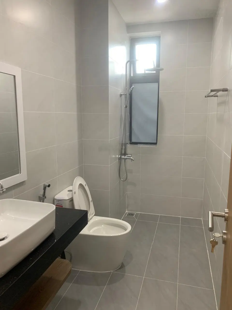 1 căn duy nhất hướng Đông Nam. Nhà mới xây hoàn thiện full nội thất gần hồ bơi gói 8