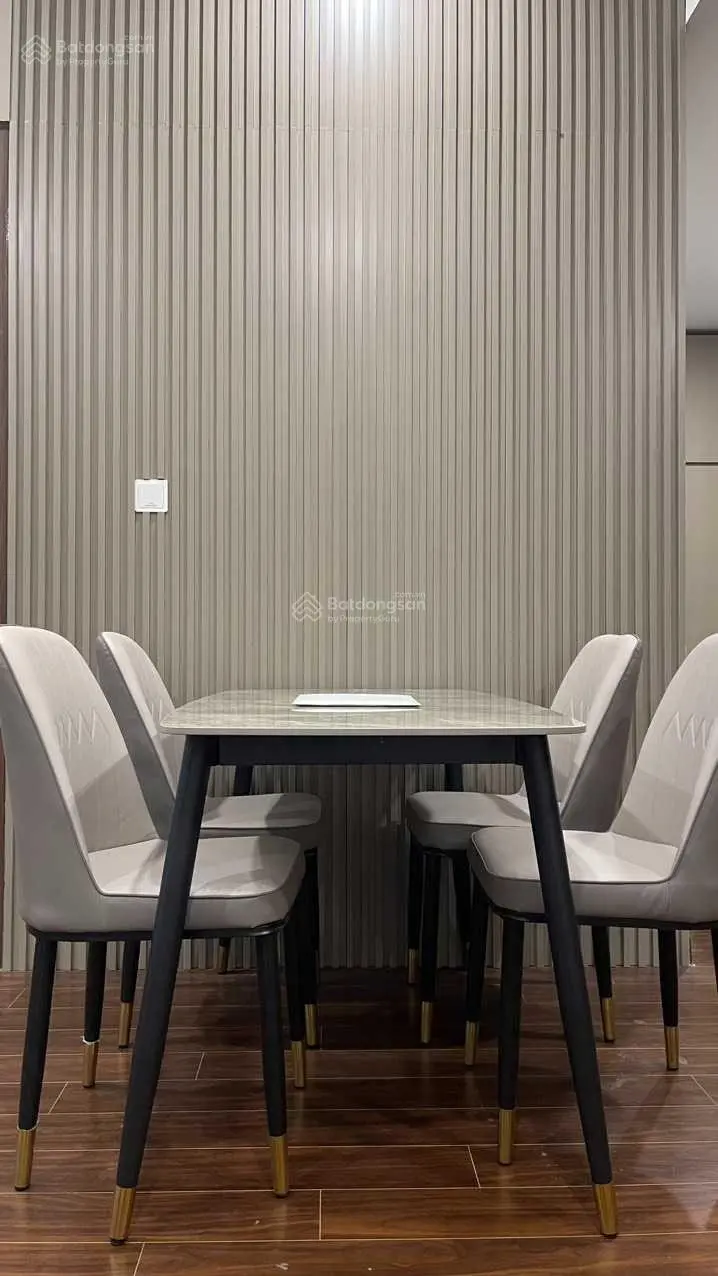 Bán căn 2N2WC 62m2 fullđồ đẹp giá 3850 bao phí, nhà mới chưa ở, ban công đông nam Masterise Vhocp 1
