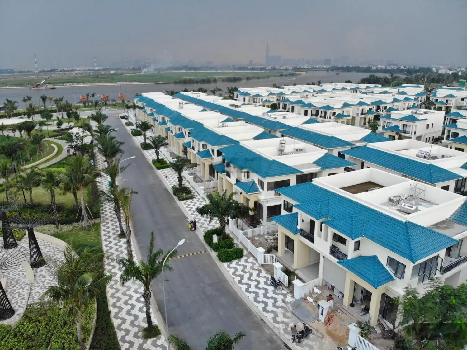 Bán Biệt Thự Senturia An Phú Đông-Quận 12 View đẹp 218m2 chỉ 19.9 tỷ Có 1 căn