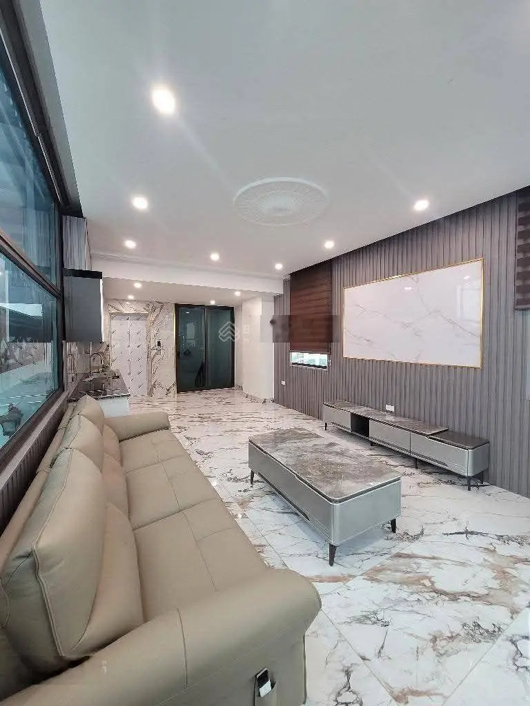 Bán nhà đẹp 6 tầng đường Cổ Linh 45m2 * 6 tầng * thang máy * Ô tô vào nhà * NHỈNH 8 TỶ